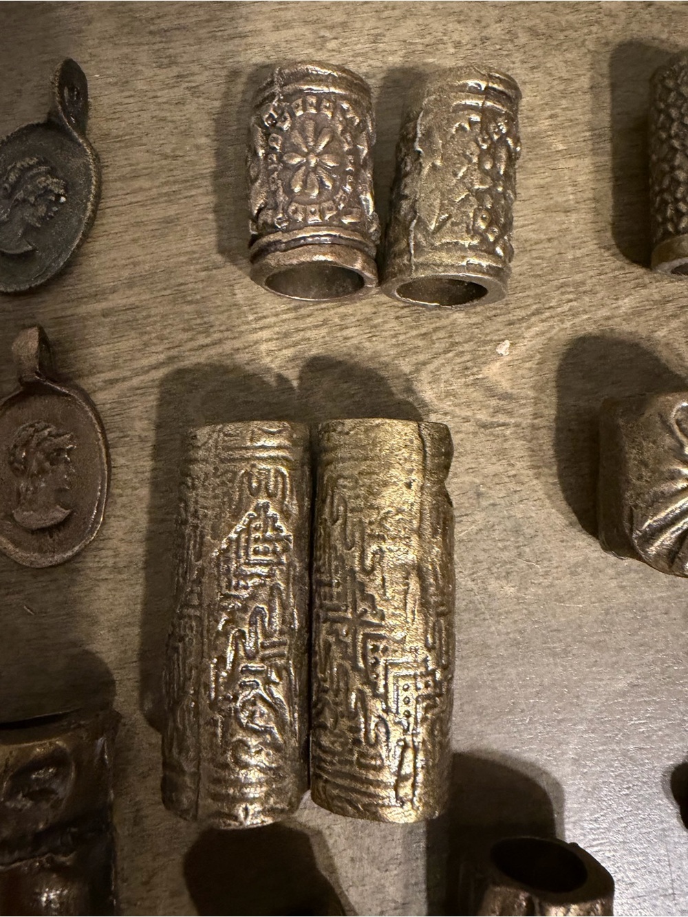 Vintage Metal Macrame Beads, Pendant, Rings Lot Of 32. Variety Of Sizes, Heavy - Picture 4 of 8